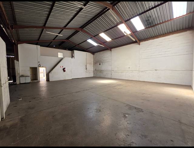 264M² FACTORY TO LET IN ANDERBOLT